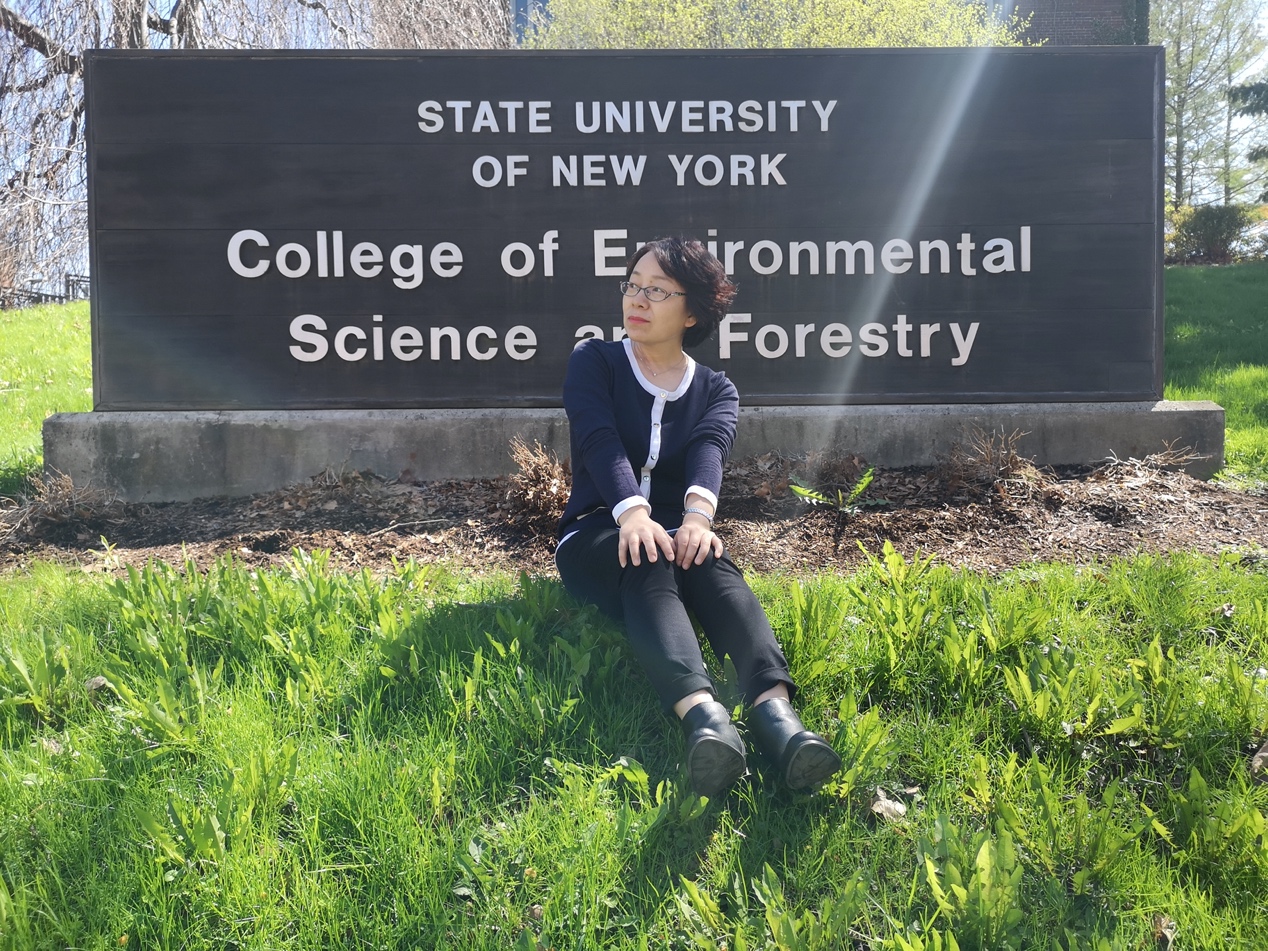 刘璇,毕业于上海外国语大学英语语言文学专业,硕士研究生学历